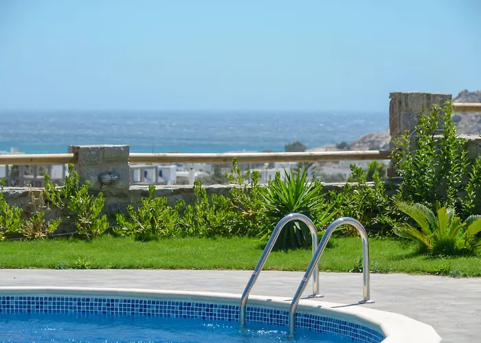 ヴィラ Naxos Luxury ミクリ・ヴィグラ